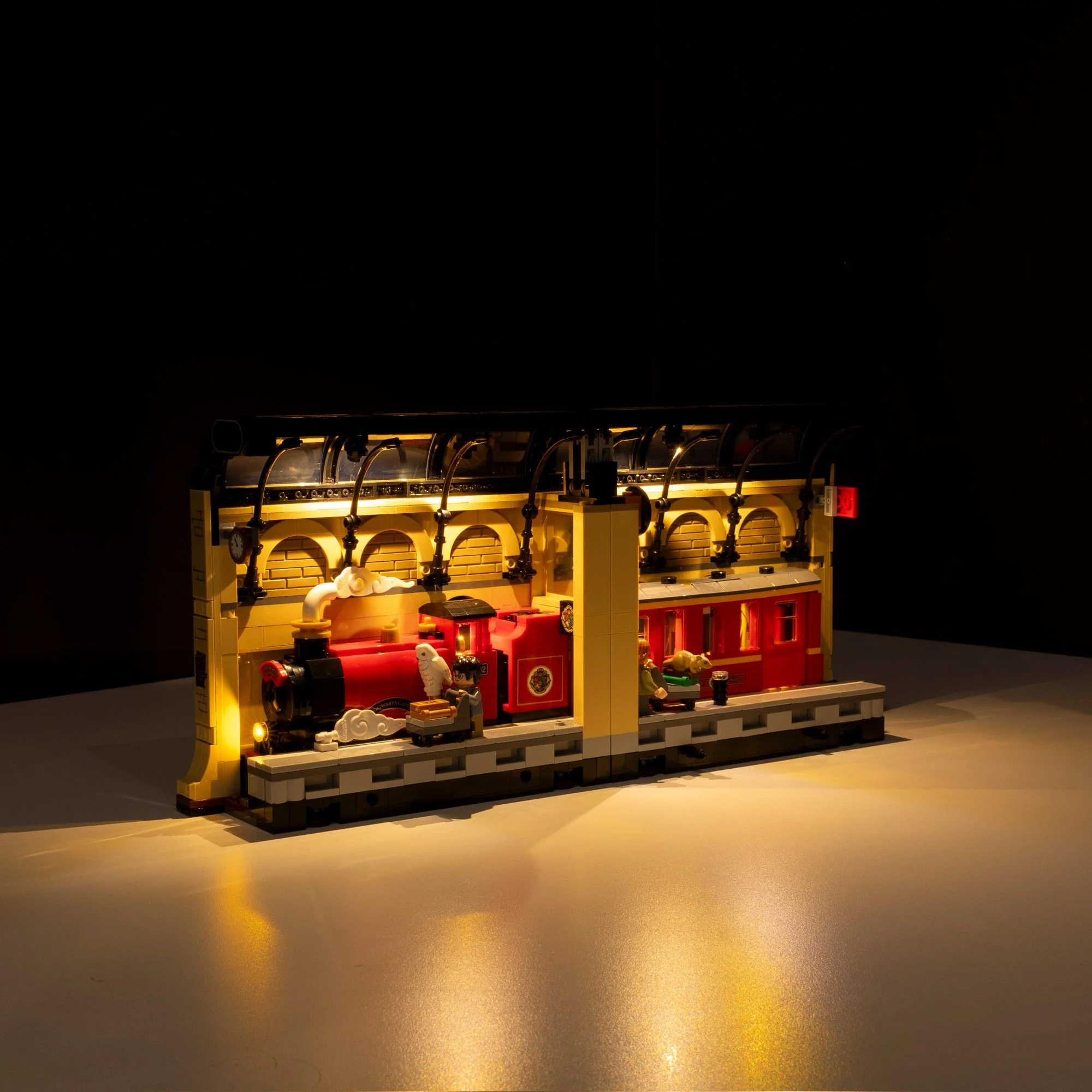 LEGO® Book Nook: Hogwarts™ Express #76450 DIY Light Bundle - Image 5