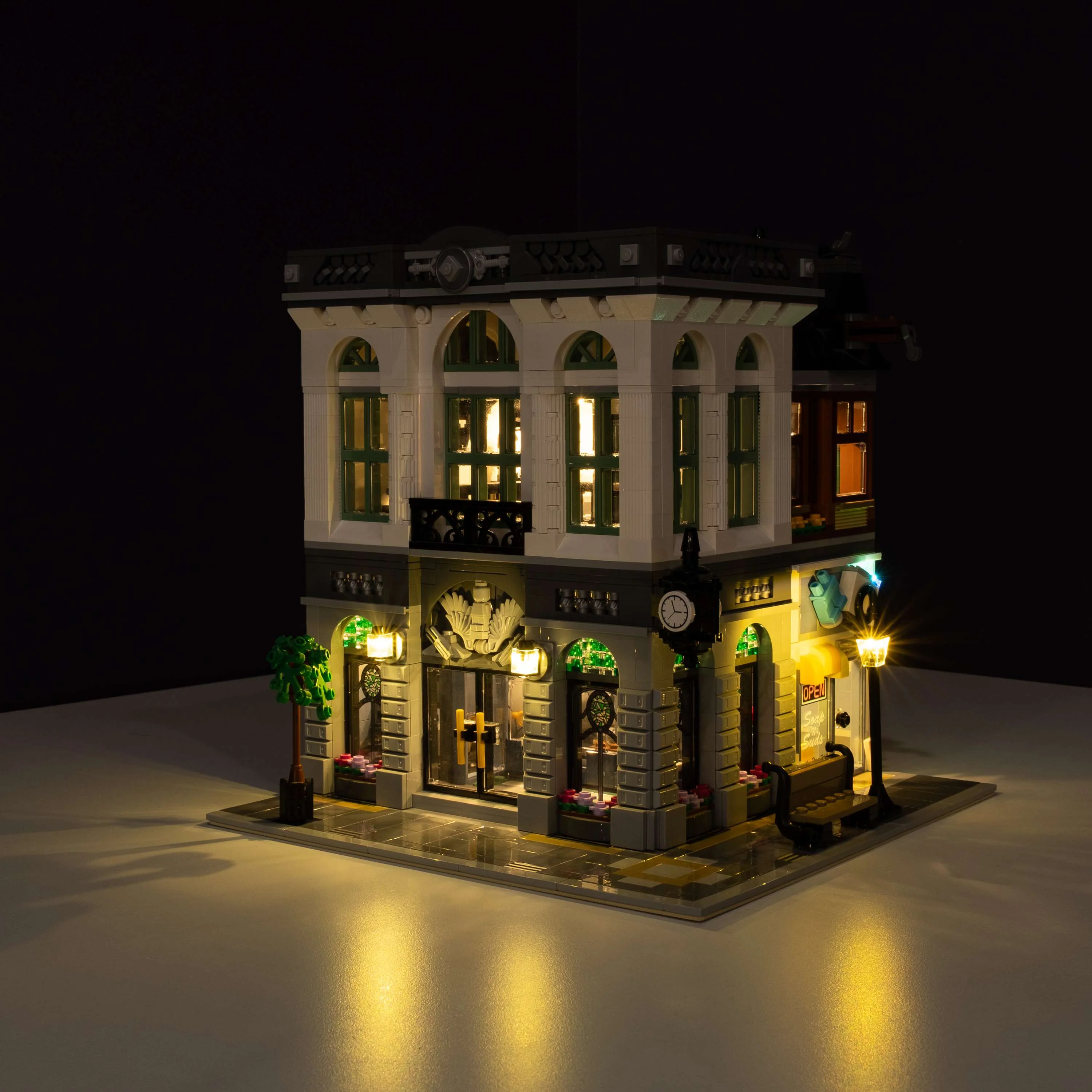 LEGO® Brick Bank #10251 DIY Light Bundle