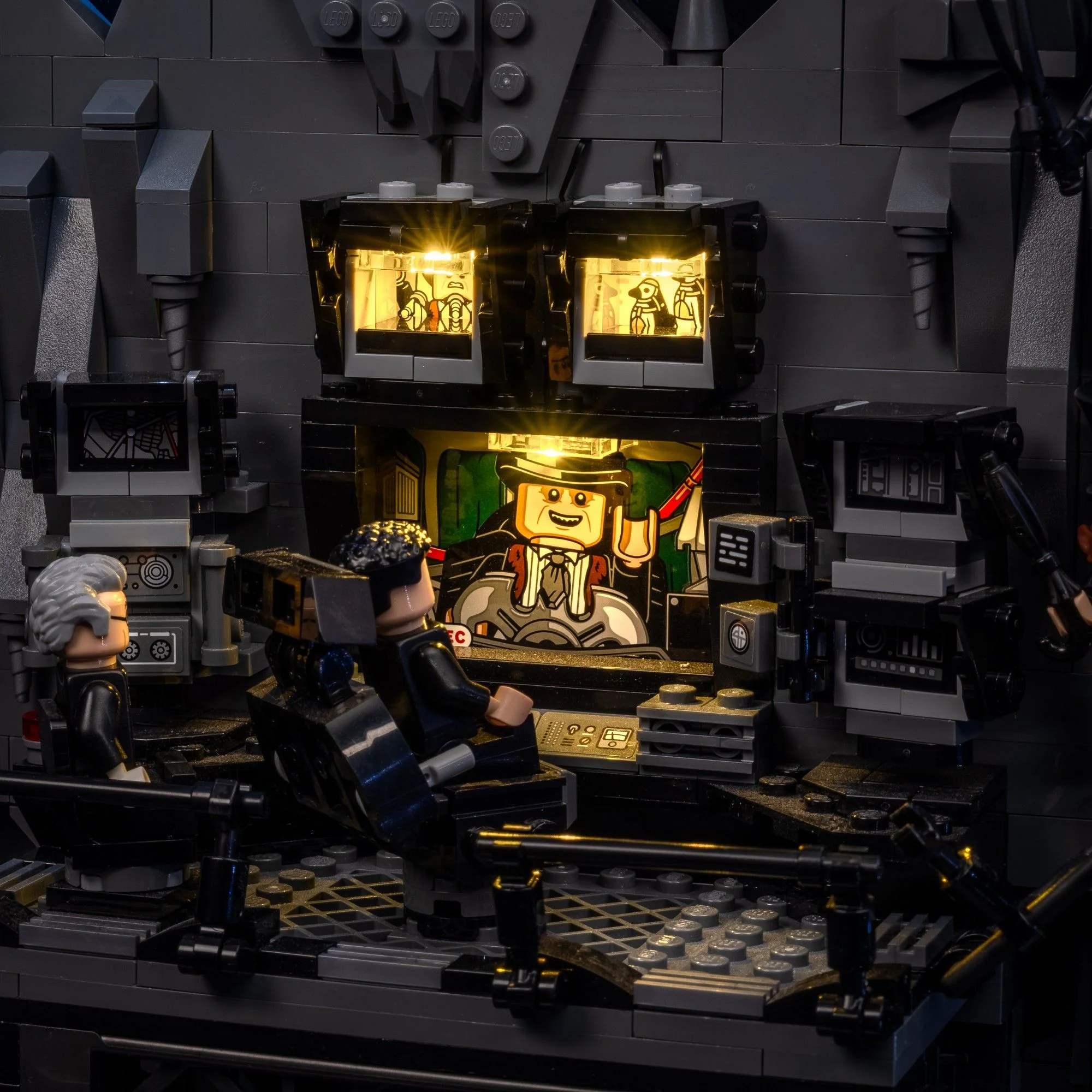 Light Kit for LEGO® Batcave™ –  Shadow Box #76252 - Image 7