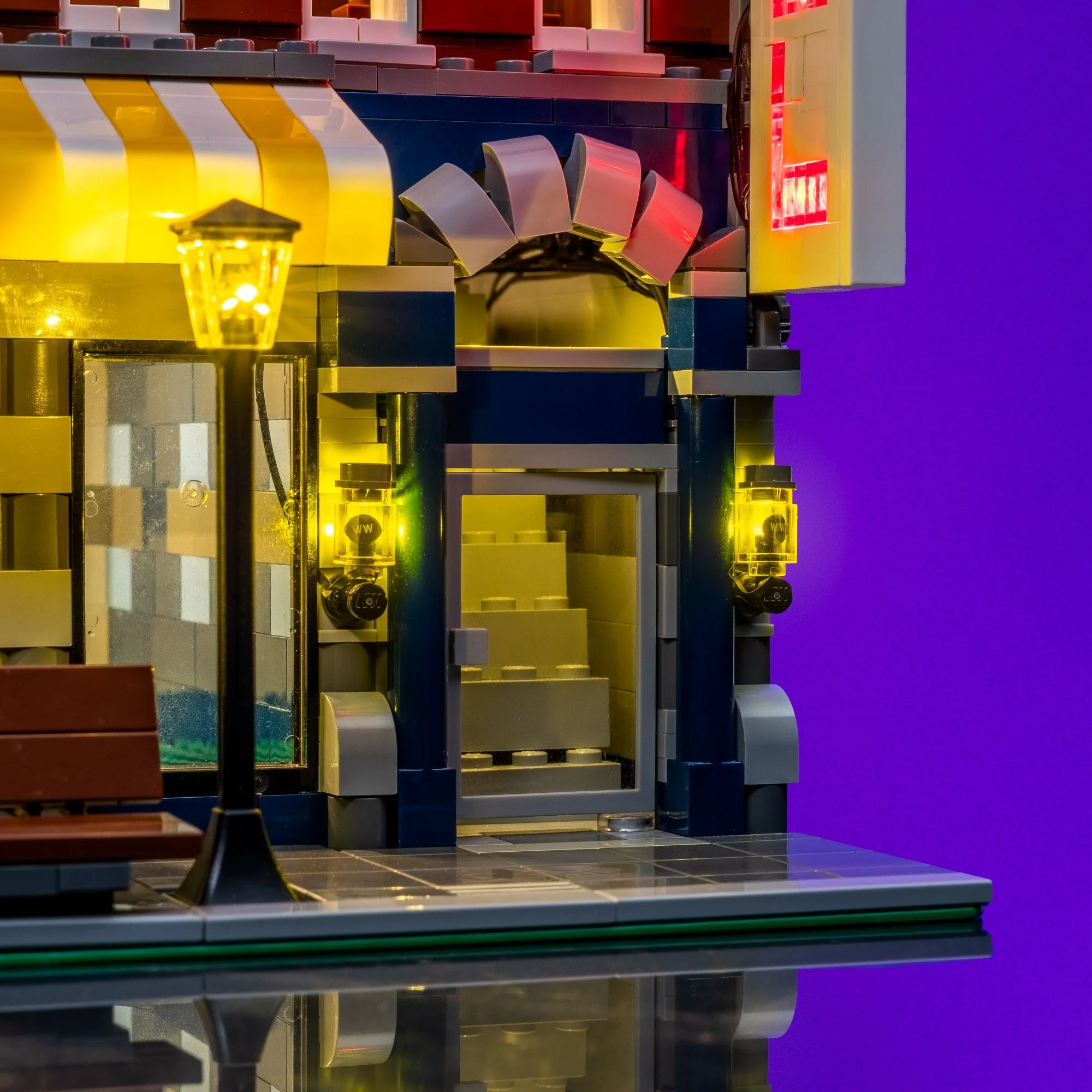 Light Kit for LEGO® Cafe Corner #10182 - Image 10