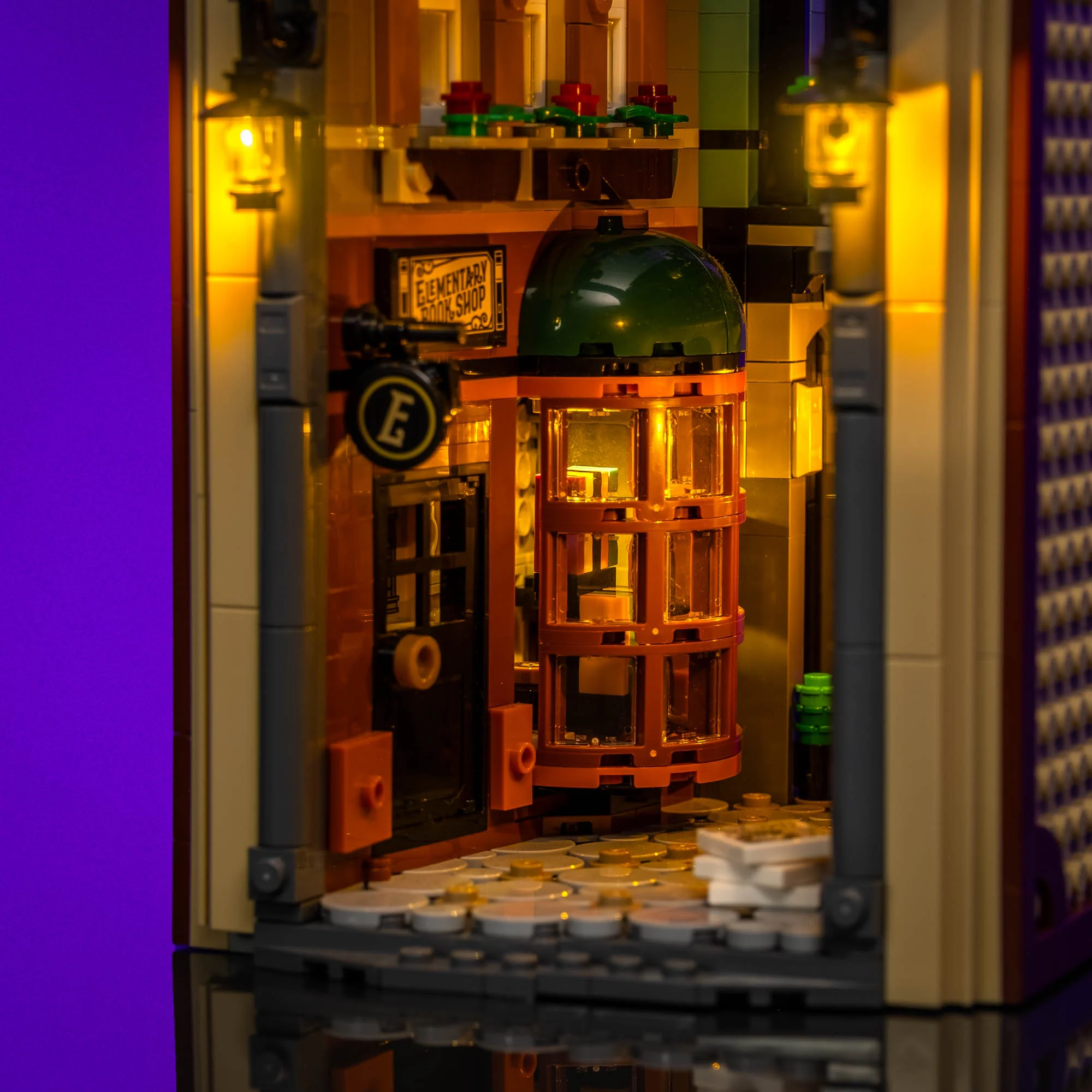 Light Kit for LEGO® Sherlock Holmes: Book Nook #10351 - Image 3