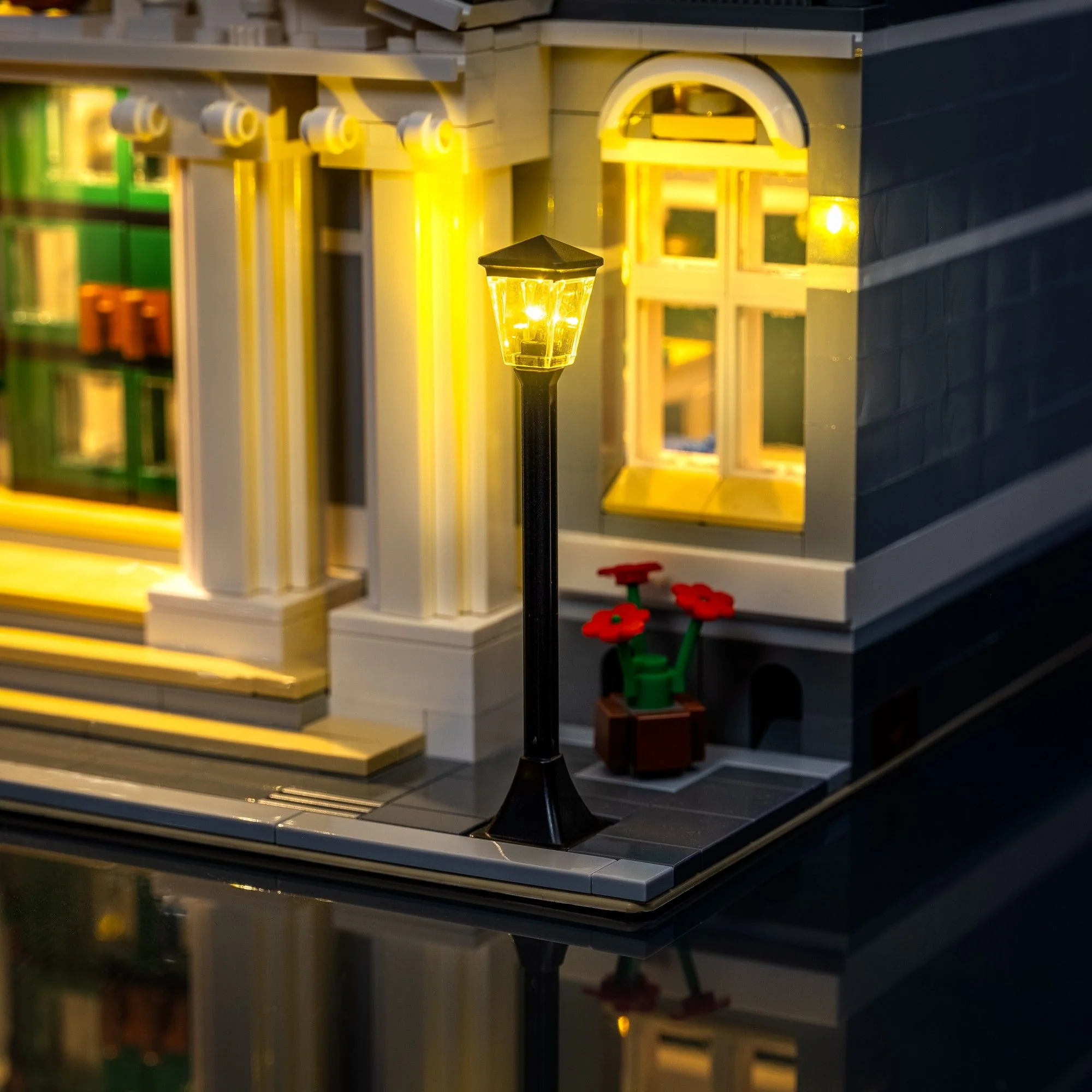 Light Kit for LEGO® Town Hall #10224 - Image 10