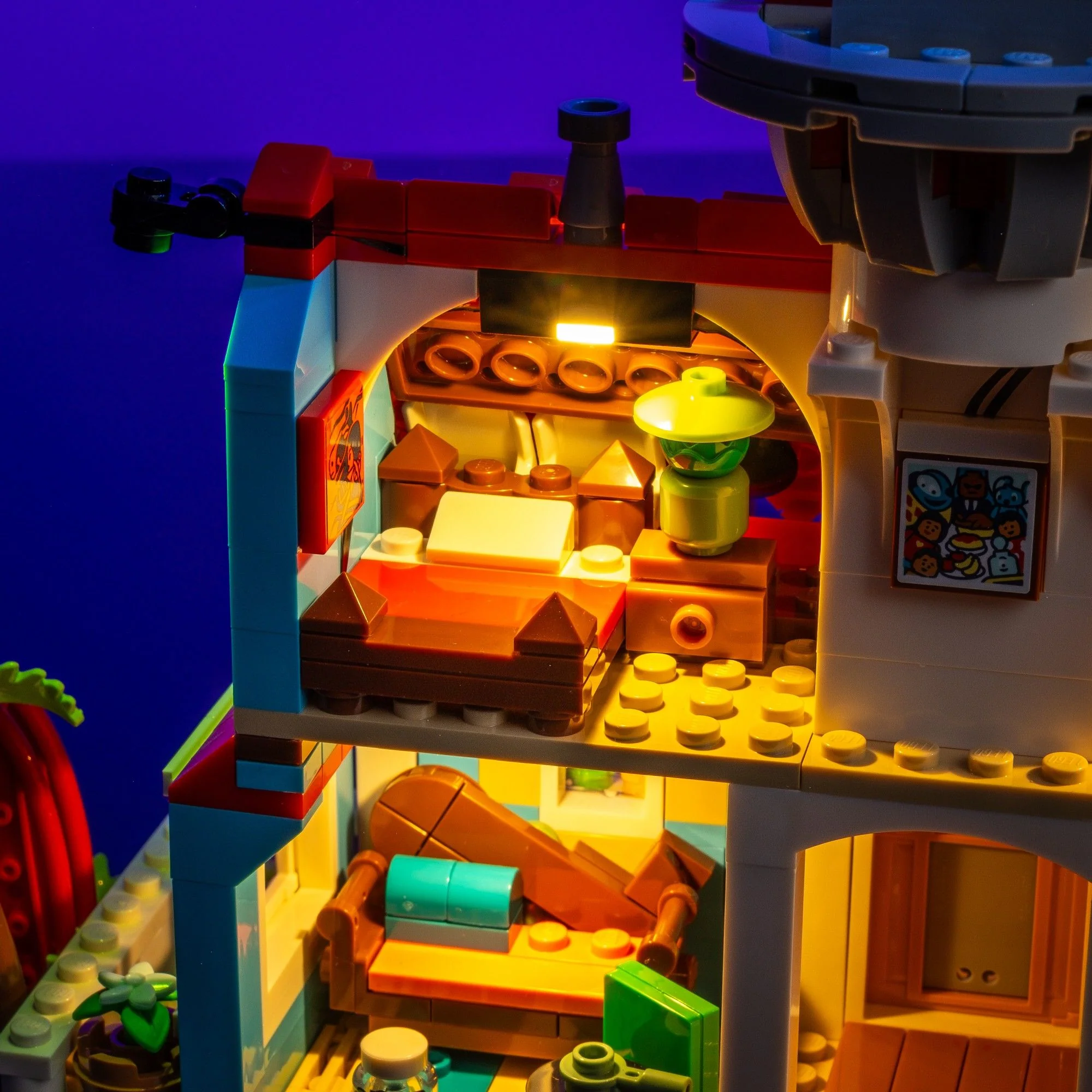 Light Kit for LEGO® Disney Lilo and Stitch Beach House #43268 - Image 10