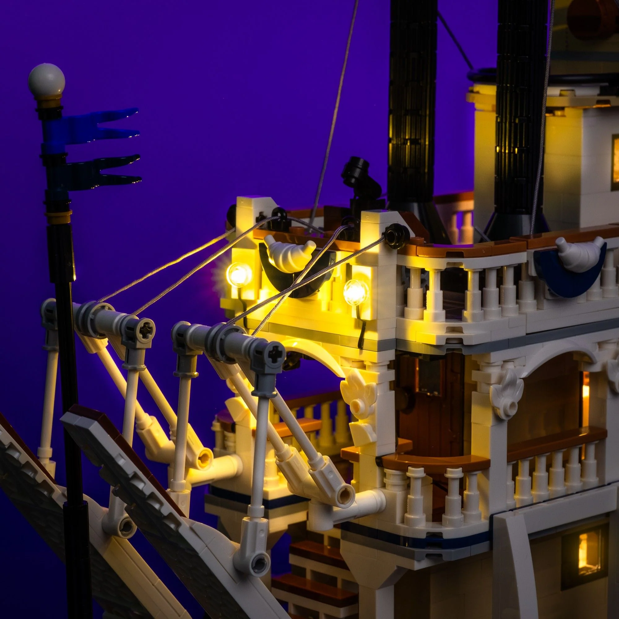Light Kit for LEGO® River Steamboat #21356 - Image 3